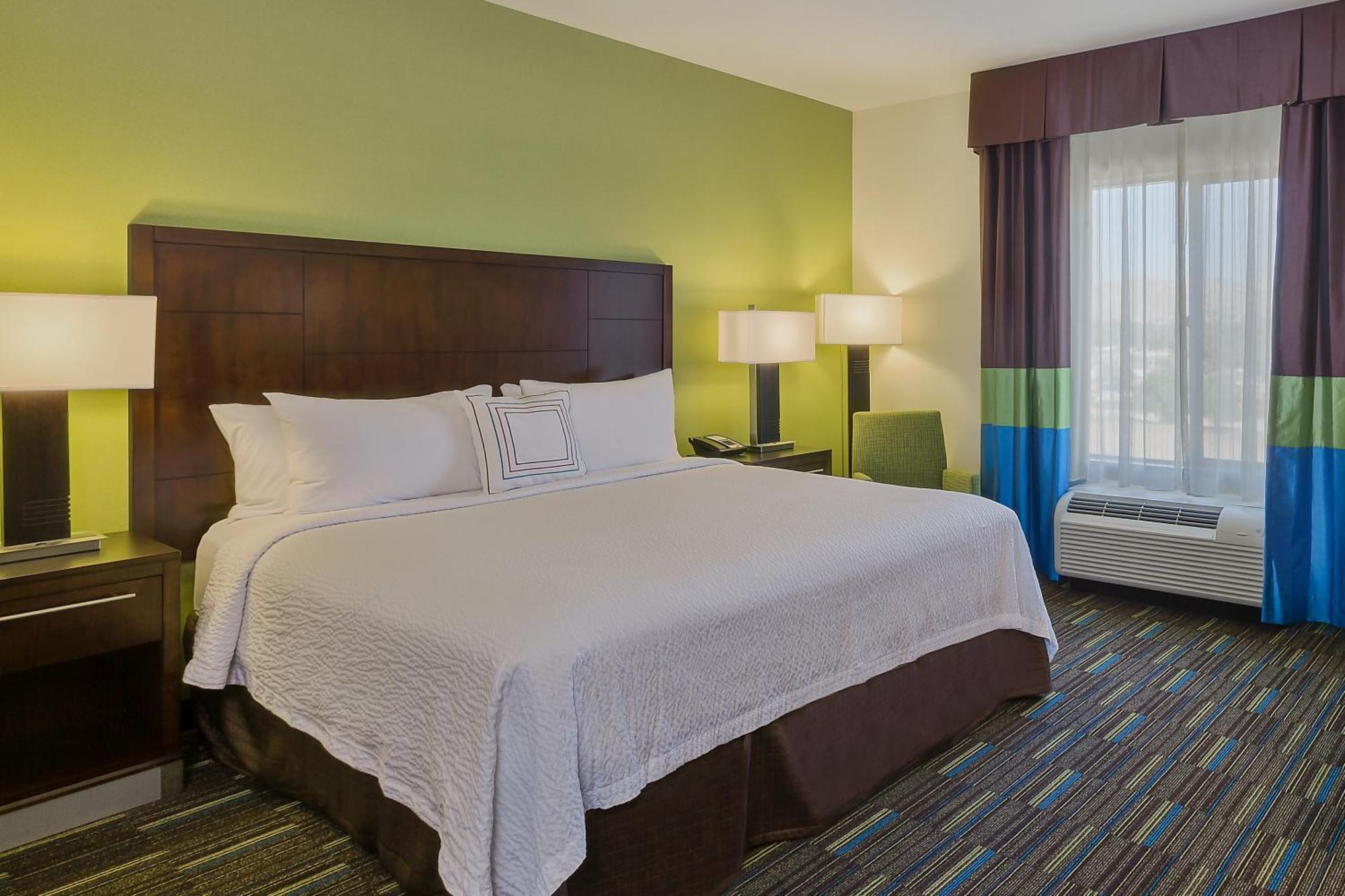 Fairfield Inn & Suites Riverside Corona/Norco Exterior photo
