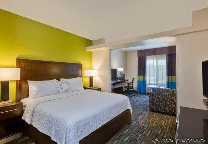 Fairfield Inn & Suites Riverside Corona/Norco Exterior photo